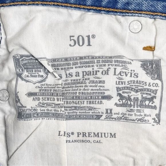 Levi's 501 premium High waisted Raw hem denim Shorts size 27 - Picture 8 of 9